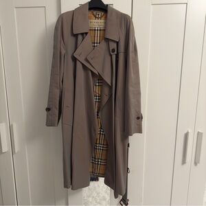 Burberry trenchcoat coat